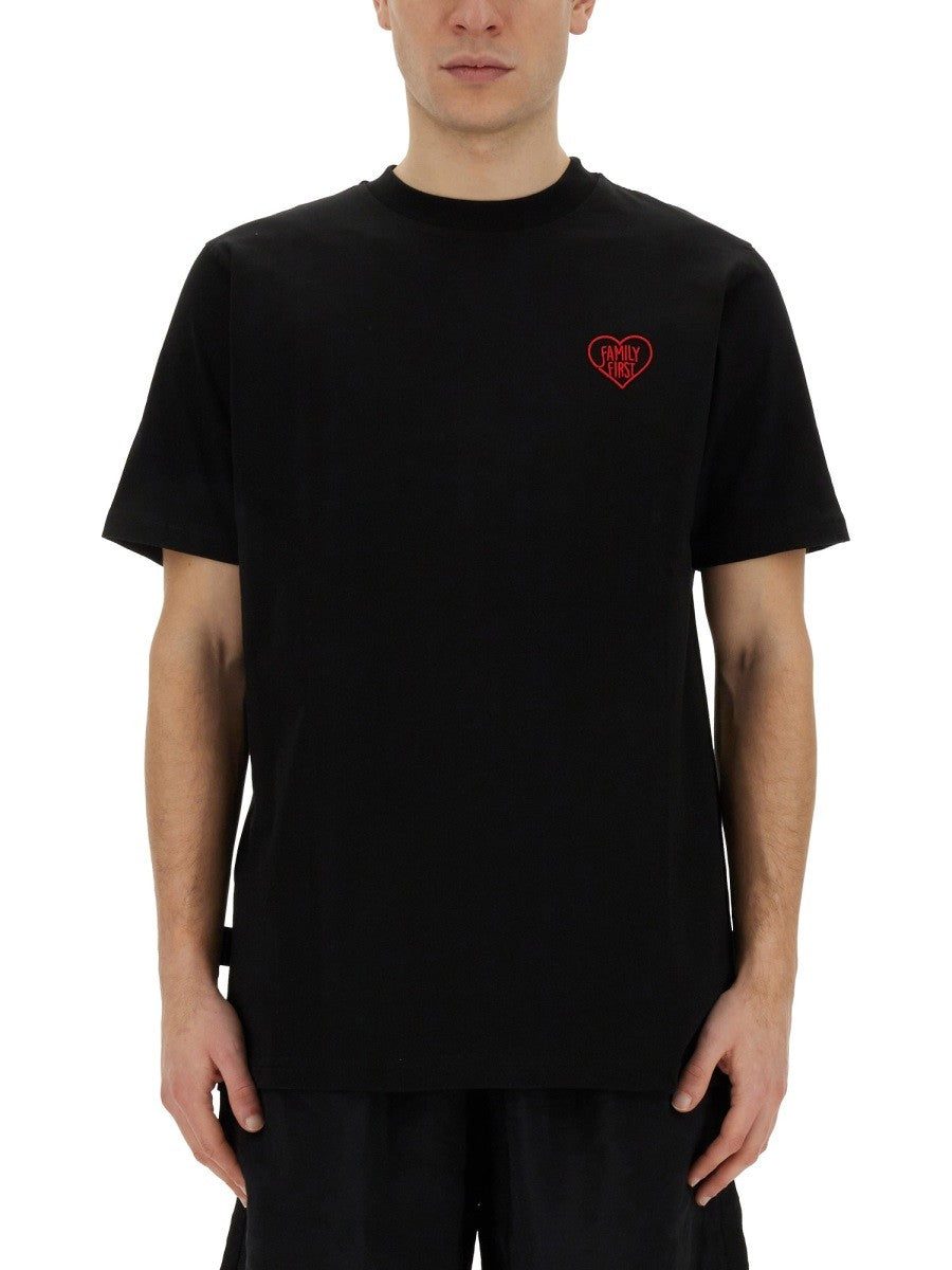 FAMILY FIRST T-SHIRT WITH HEART EMBROIDERY