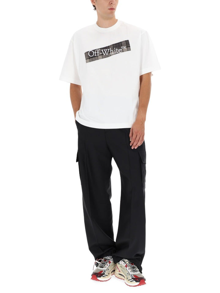 Off-white T-SHIRT WITH LOGO