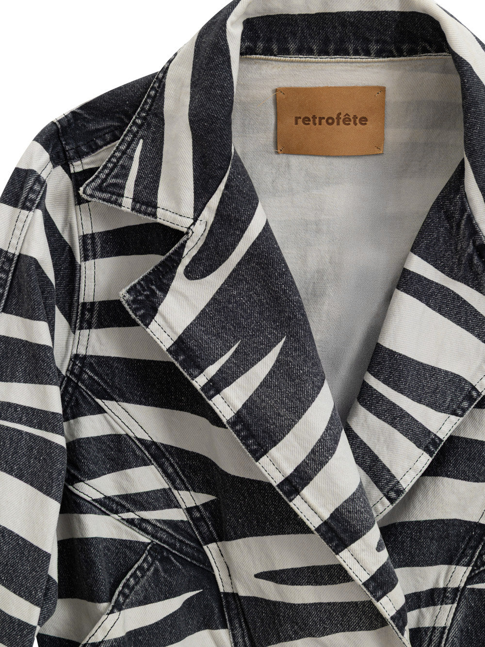 Retrofête Black and White Denim Short Double-Breasted Jacket – Siebentaschen
